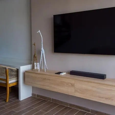 Beautiful! Brand New In Location! * Cartagena