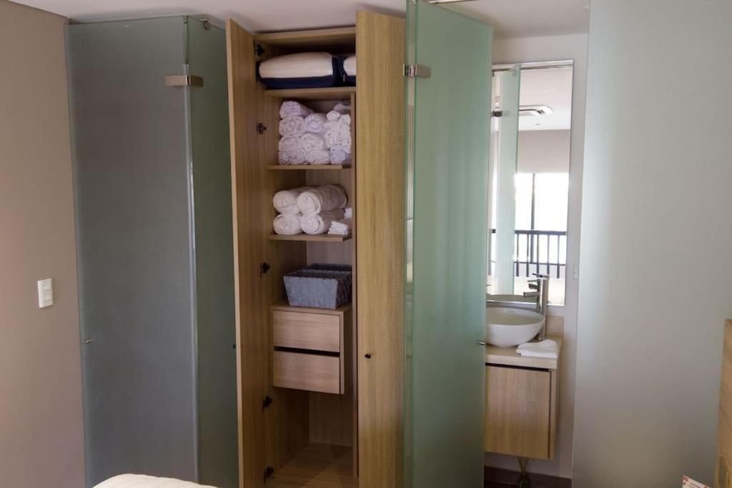 Beautiful! Brand New In Location! Apartamento *