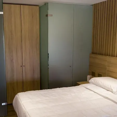 Apartment Beautiful! Brand New In Location! *